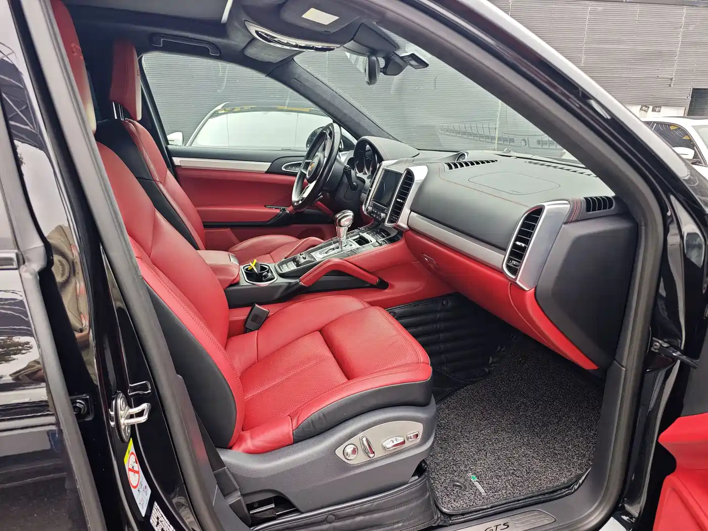 Porsche Cayenne 2016 Cayenne GTS 3.6T фото 10
