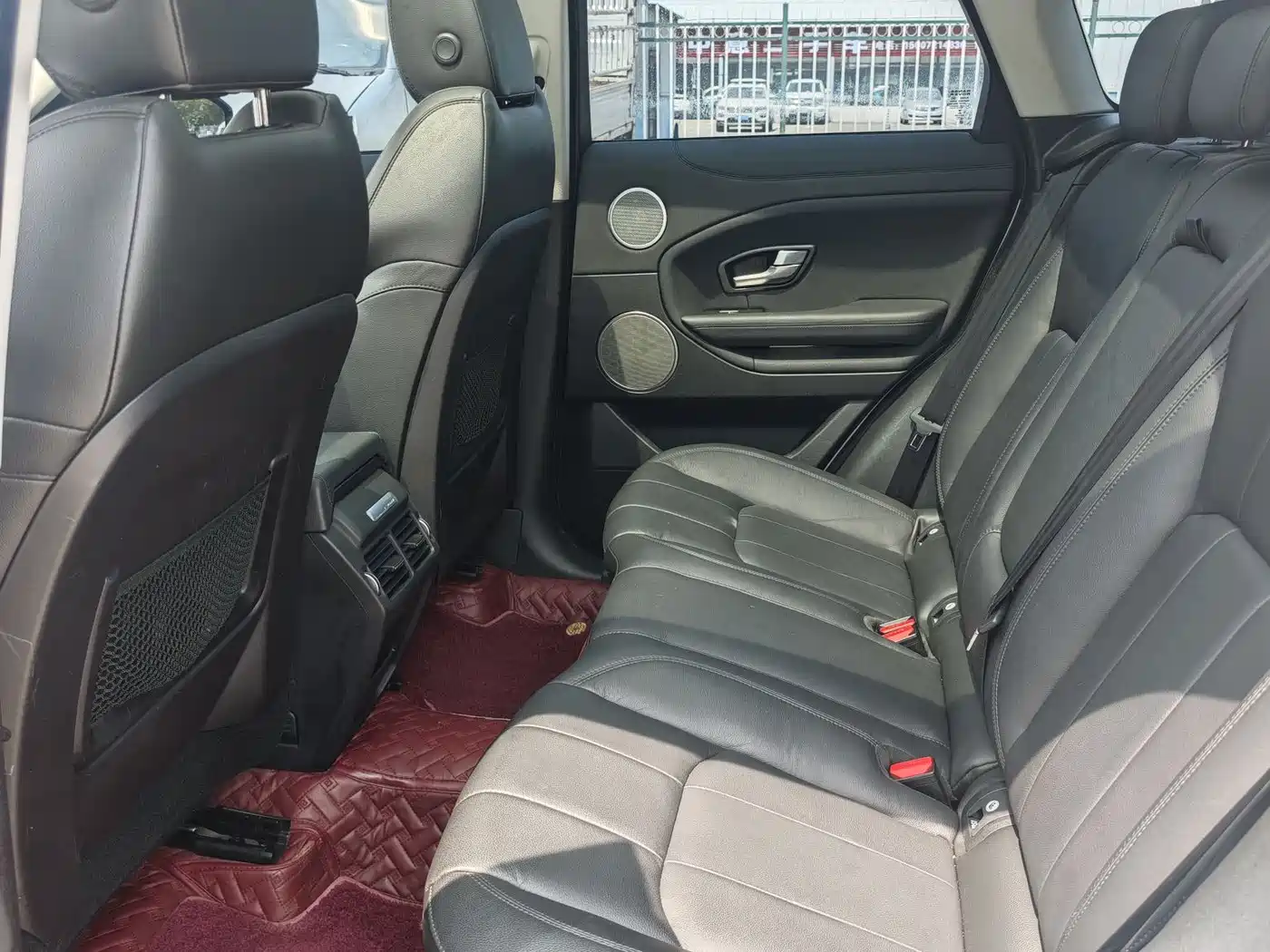 Land Rover Range Rover Evoque 2017 2.0T SE Smart Shine Edition фото 12