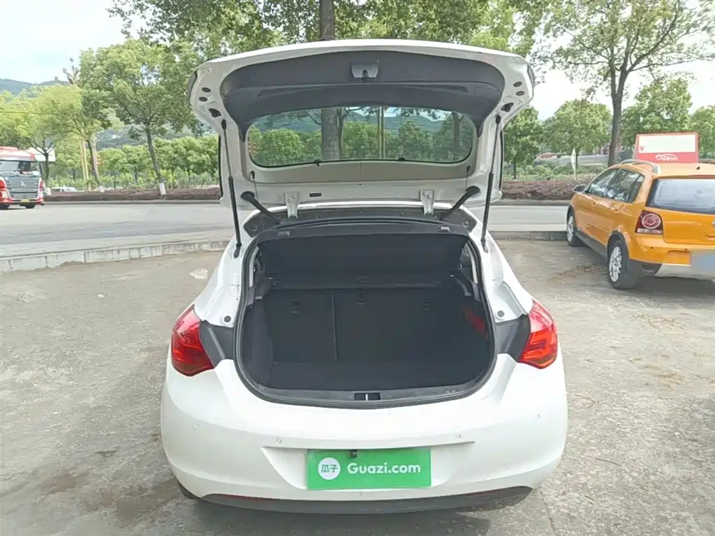 Buick Excelle 2014 XT 1.6L Automatic Fashion фото 19