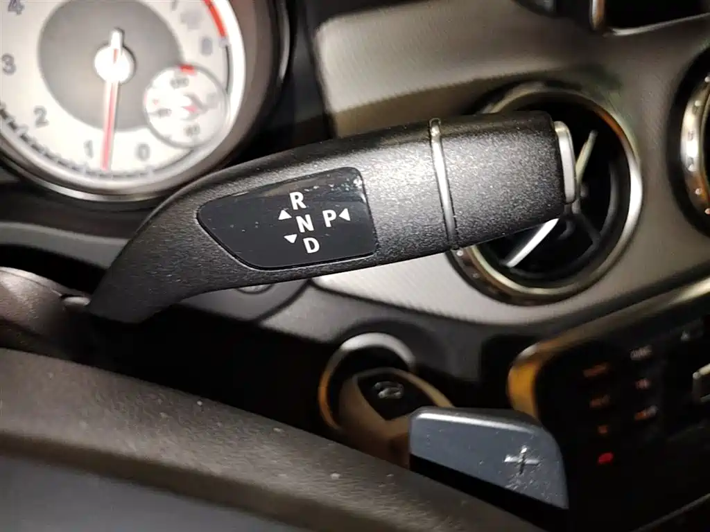 Mercedes-Benz GLA 2015 GLA 200 Dynamic фото 14