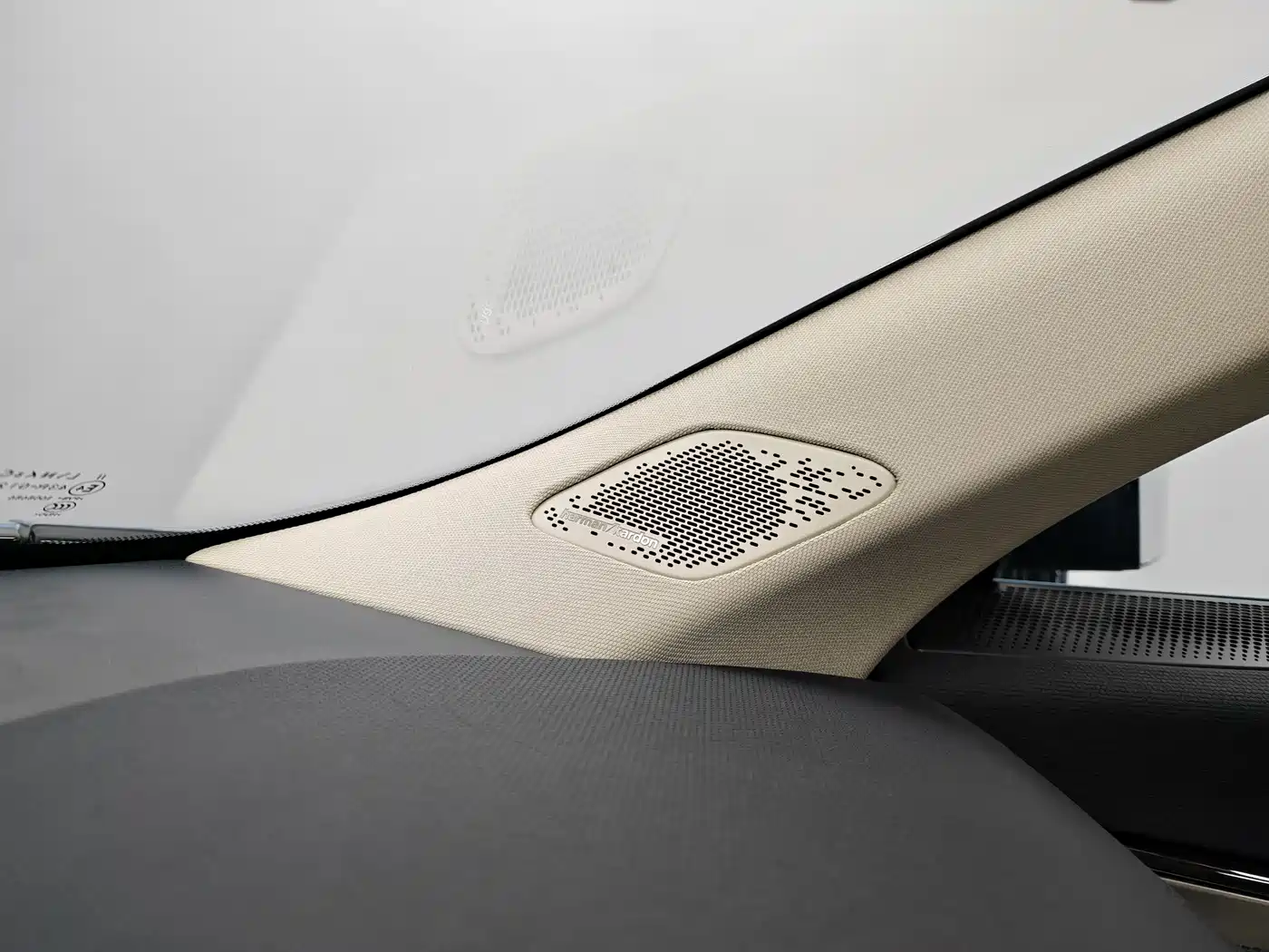Lynk & Co 08 EM-P 2026 Model Base Trim фото 9