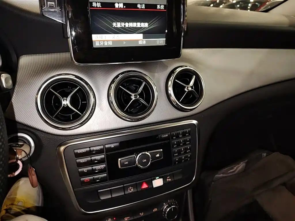 Mercedes-Benz GLA 2015 GLA 200 Dynamic фото 13
