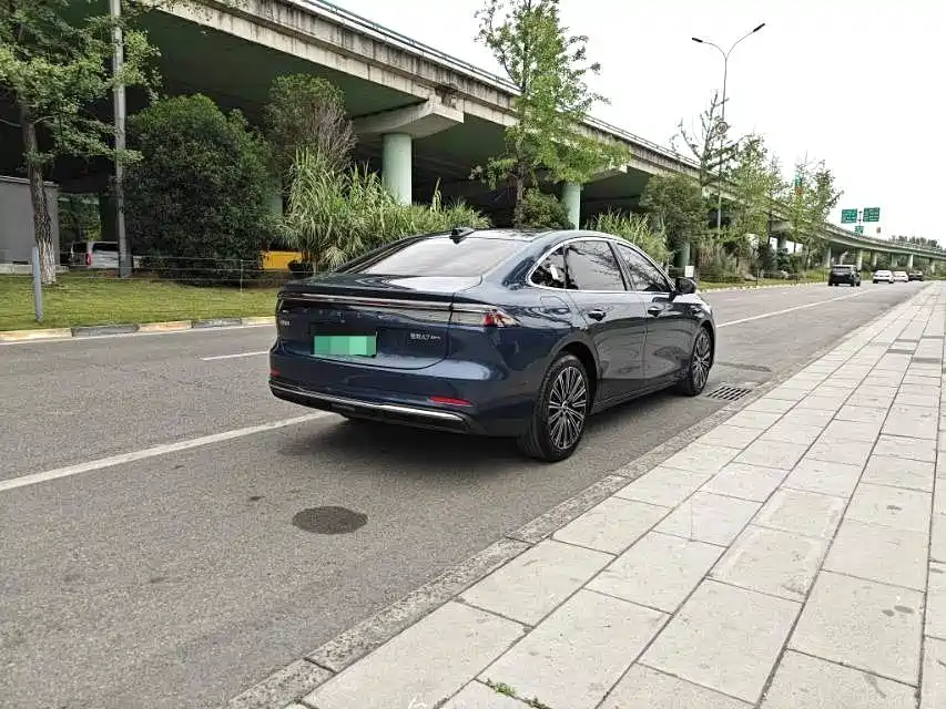 Geely Galaxy Galaxy A7 2025 EM-i фото 4