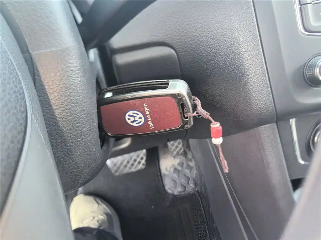 Volkswagen Polo 2014 1.4L Automatic Comfort Edition фото 12