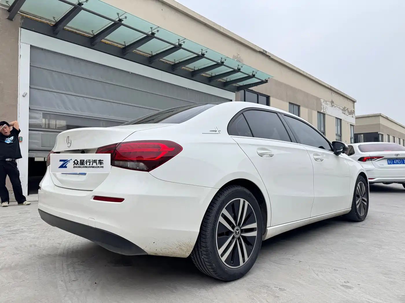 Mercedes-Benz A-Class 2022 A 180 L фото 3