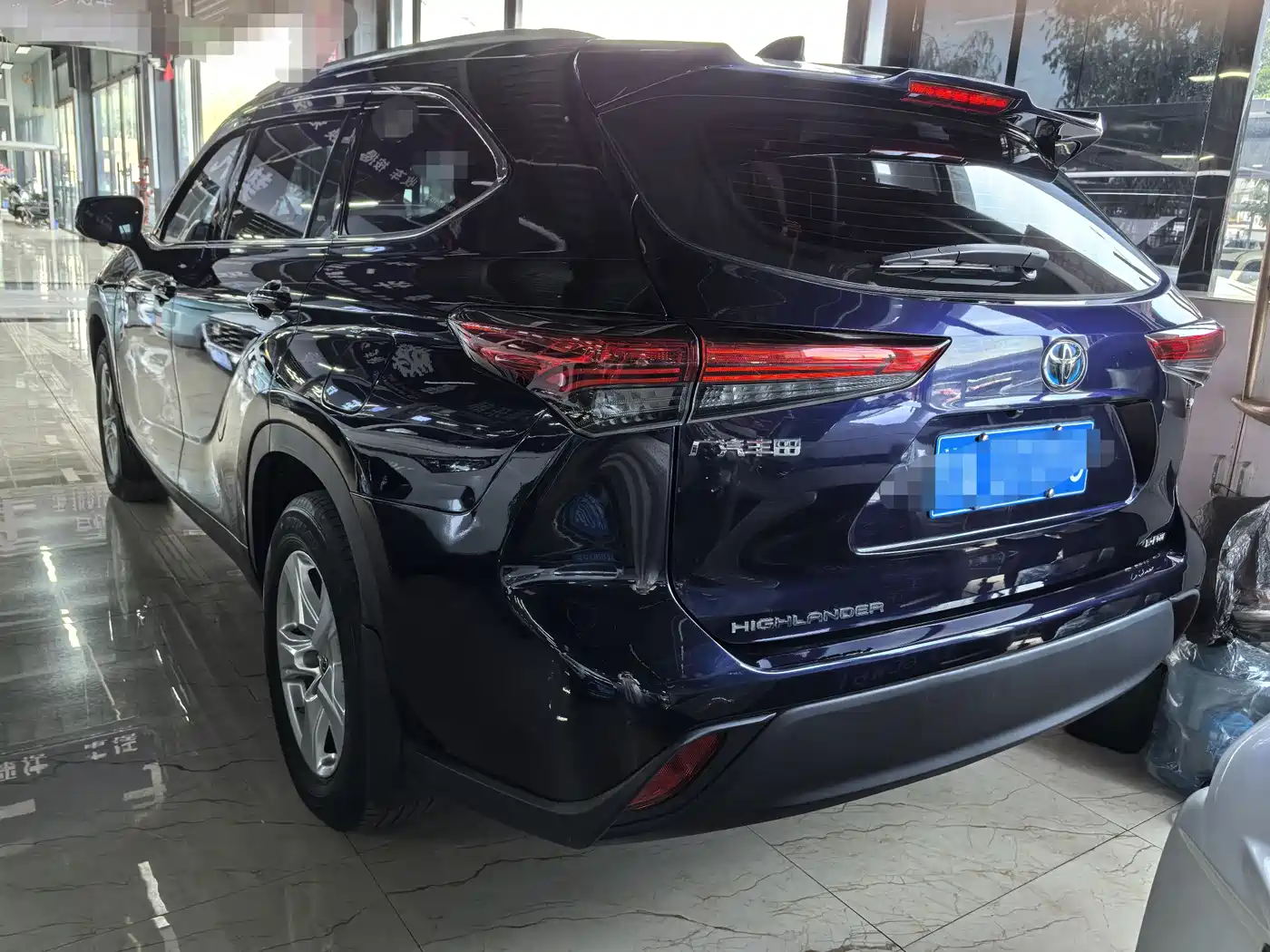 Photo 4 - Toyota Highlander