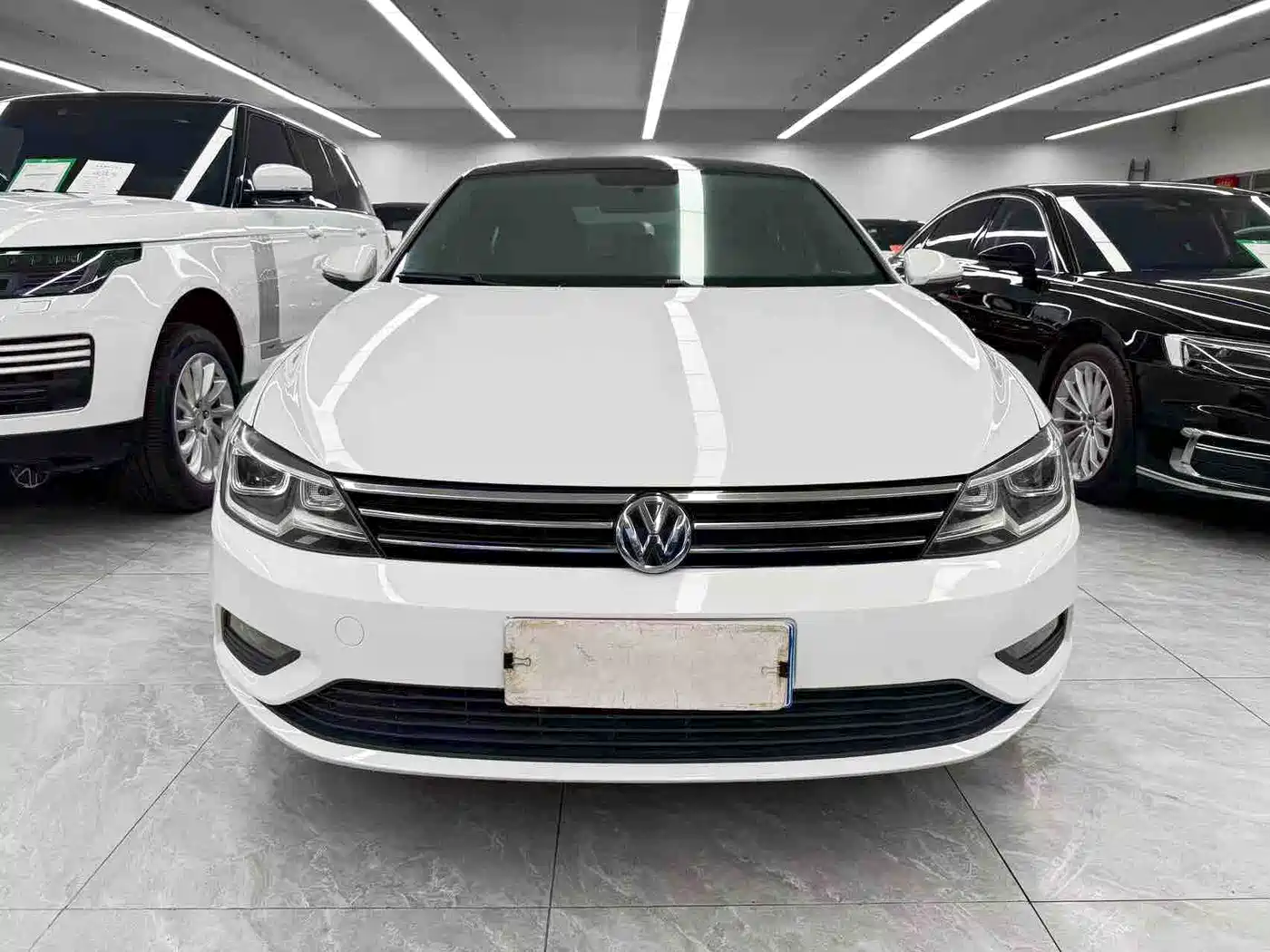 Volkswagen Lamando 2017 230TSI DSG Trend Edition фото 2