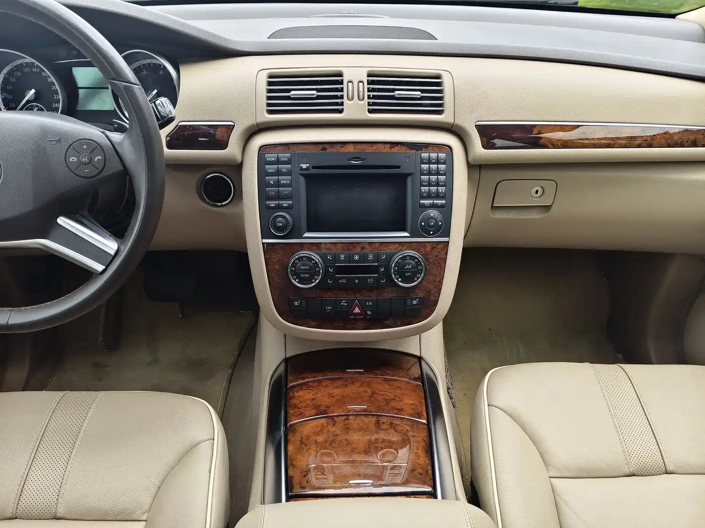 Mercedes-Benz R-Class 2011 R 350 L 4MATIC фото 16