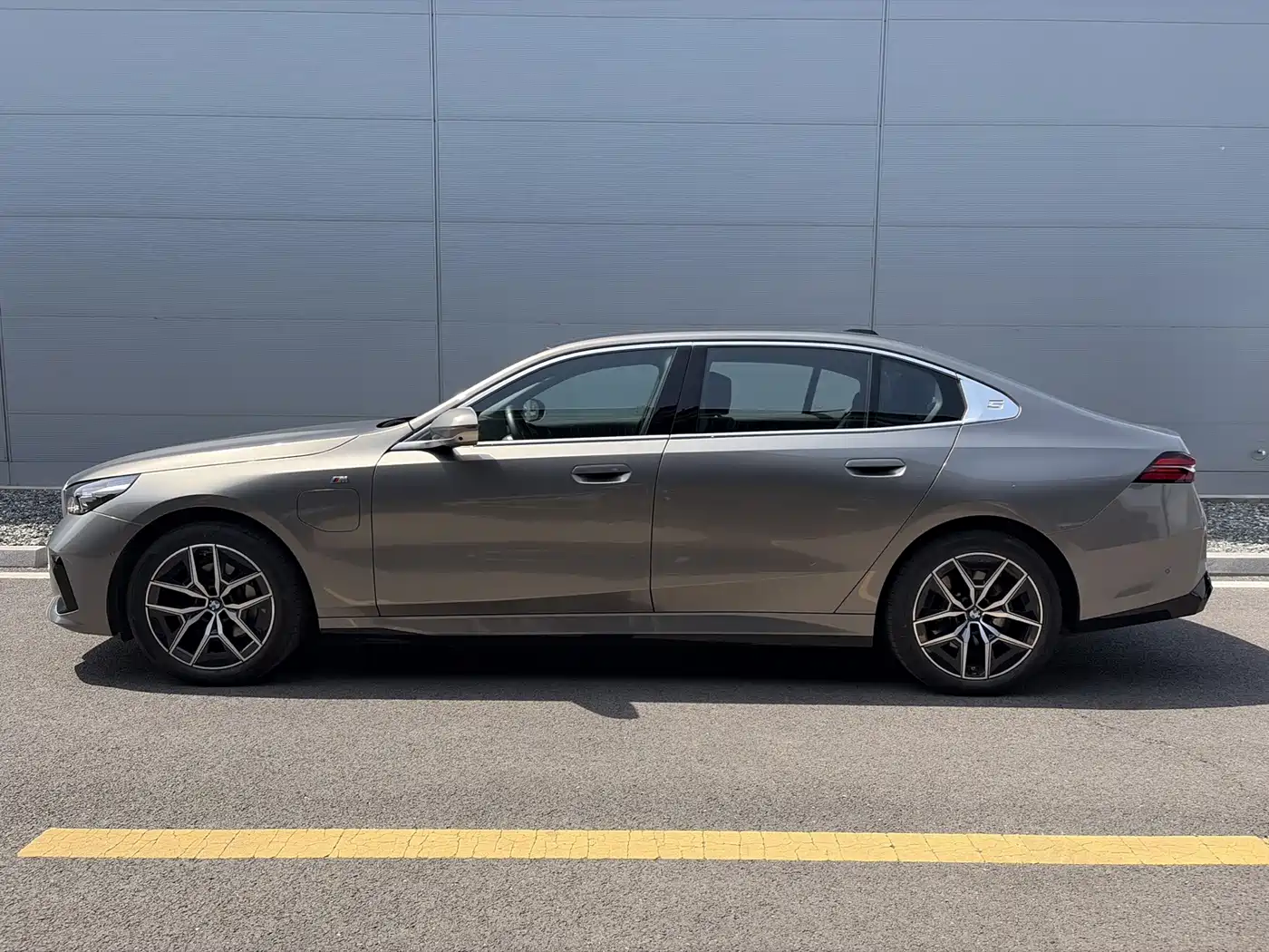 BMW i5 2025 eDrive 40L M Sport Package фото 5