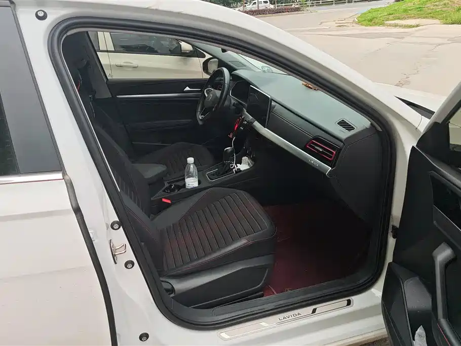 Volkswagen Lavida 2023 280TSI DSG Starlight Comfort Edition фото 8