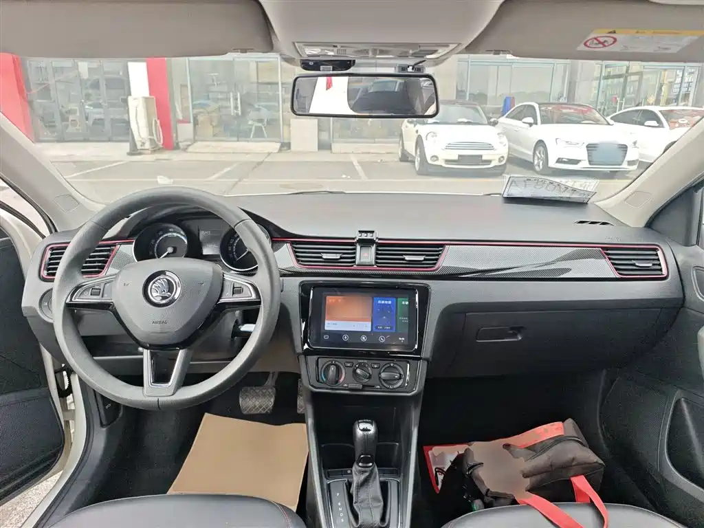 Škoda Skoda Rapid Spaceback 2020 1.5L Auto Comfort фото 6