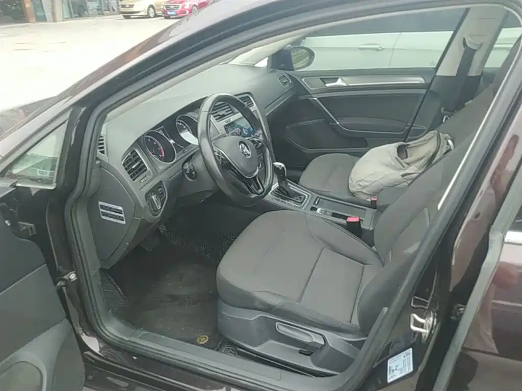Volkswagen Golf 2016 230TSI Automatic Comfort фото 15