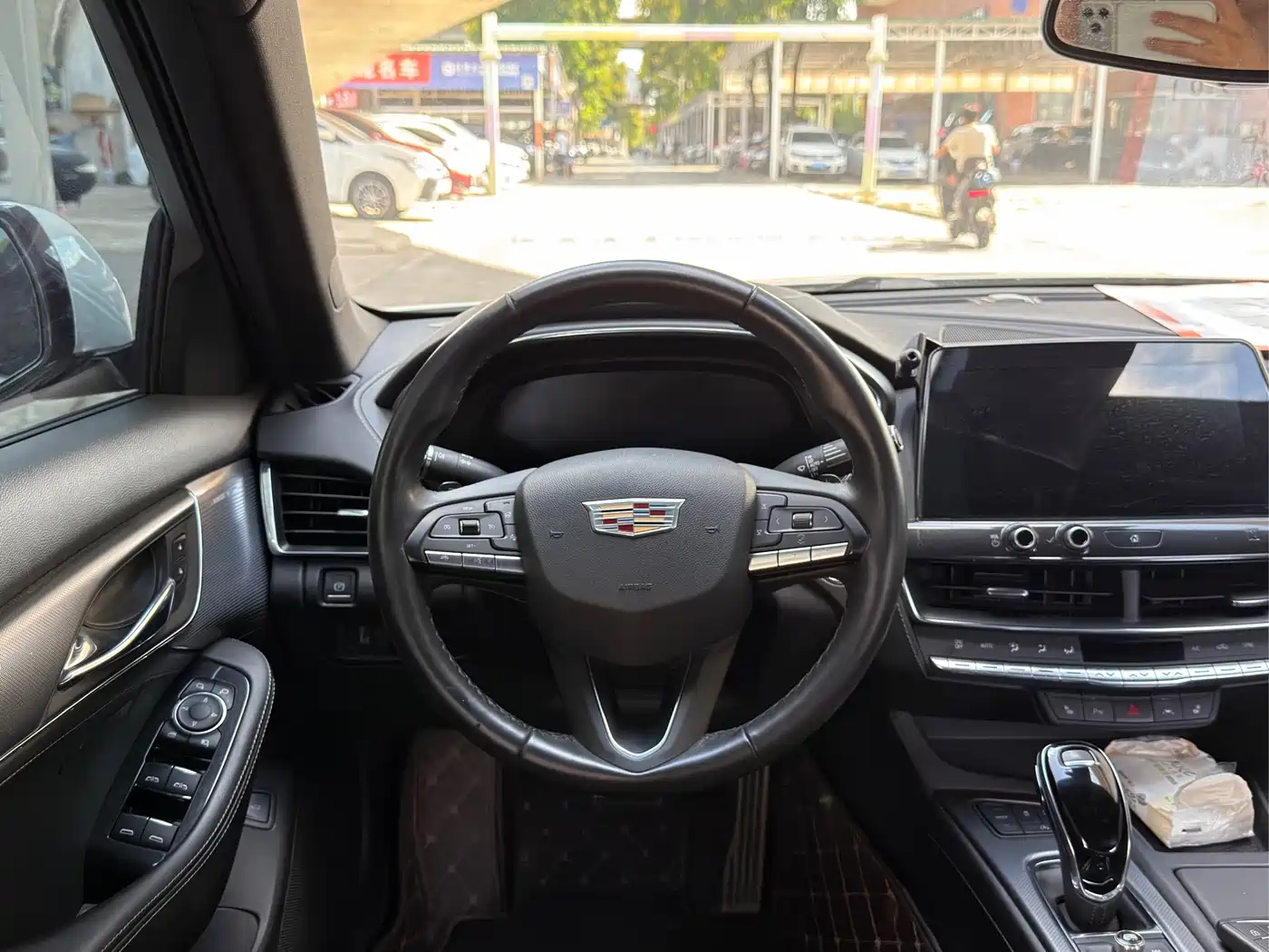 Photo 10 - Cadillac CT5