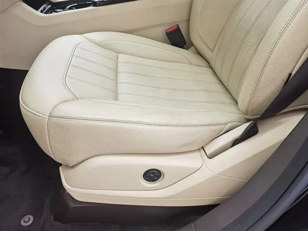 Mercedes-Benz GLE 2018 GLE 320 4MATIC Luxury Ultimate Edition фото 20