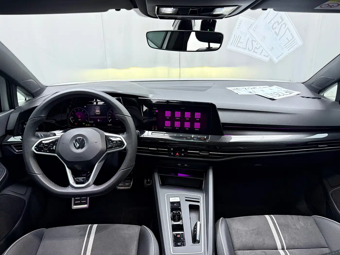 Volkswagen Golf 2023 Model 280TSI DSG R-Line фото 8