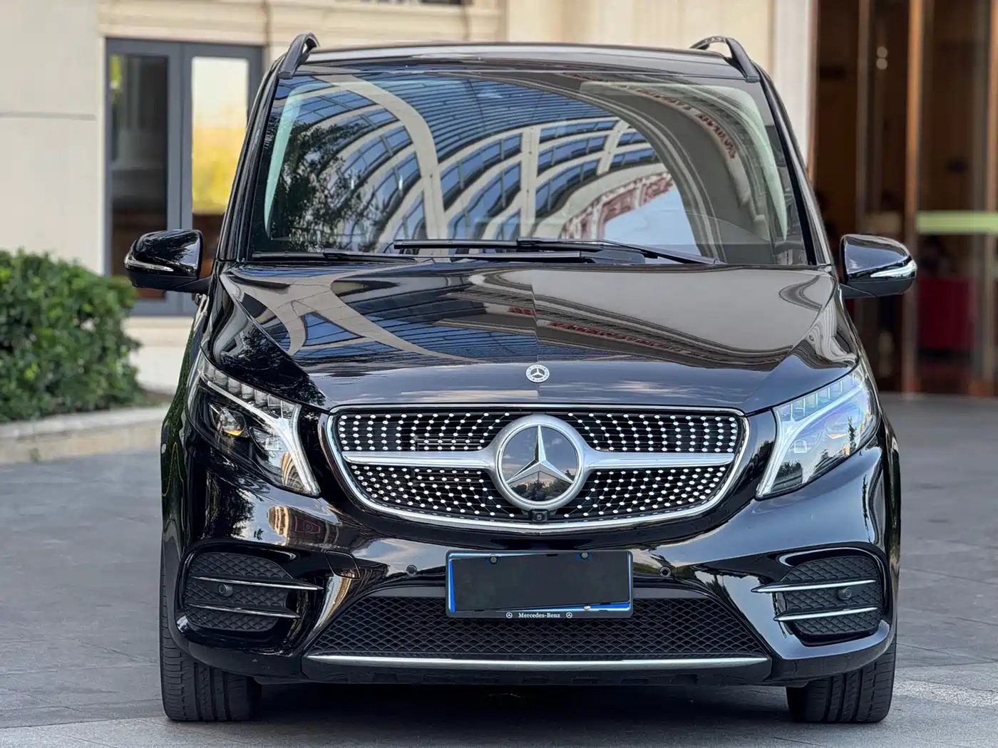 Mercedes-Benz V-Class 2022 V 260 L Long Wheelbase Luxury Edition фото 2