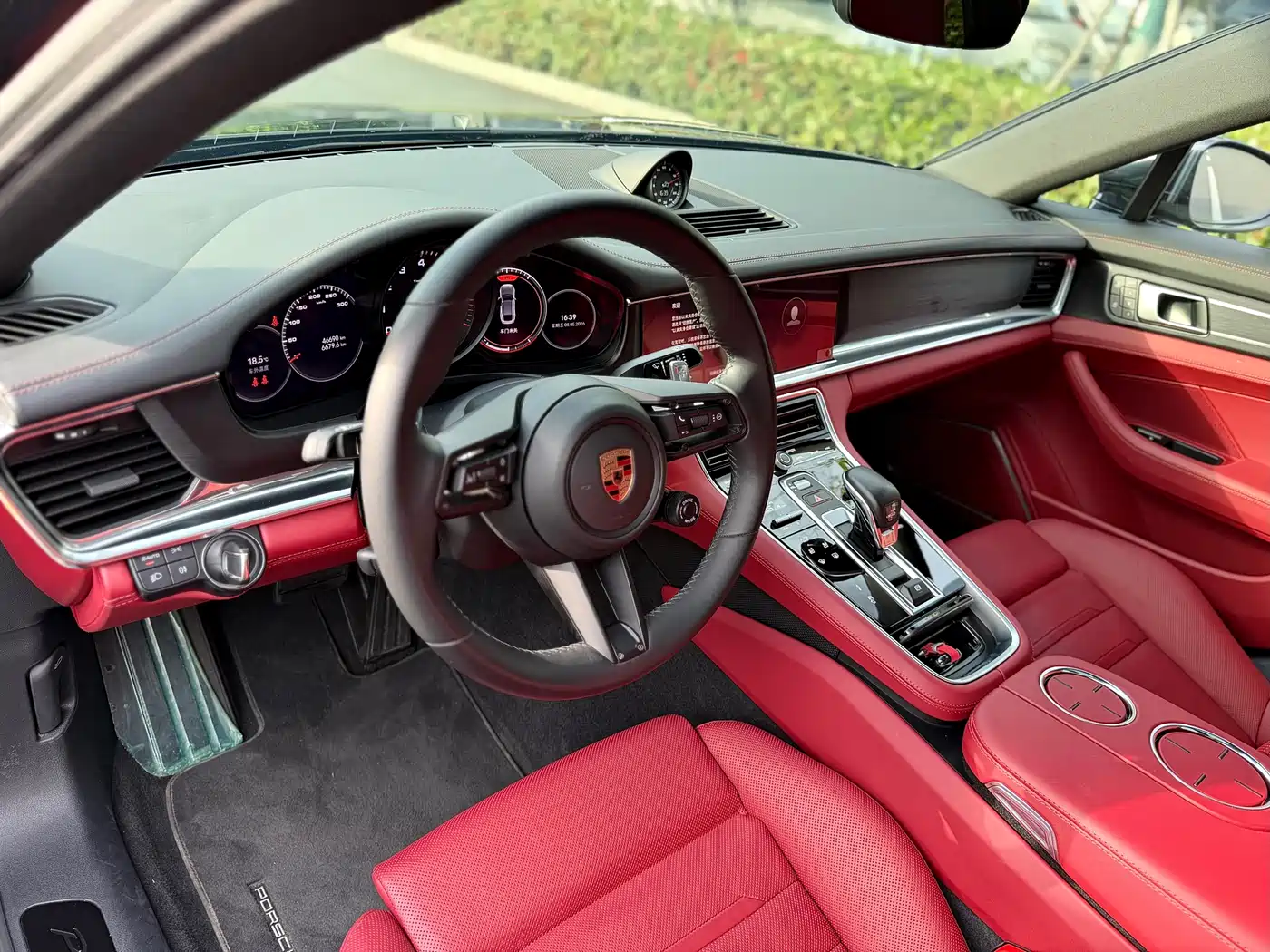 Porsche Panamera 2023 Panamera 4 Executive Long Wheelbase Platinum Edition 2.9T фото 9