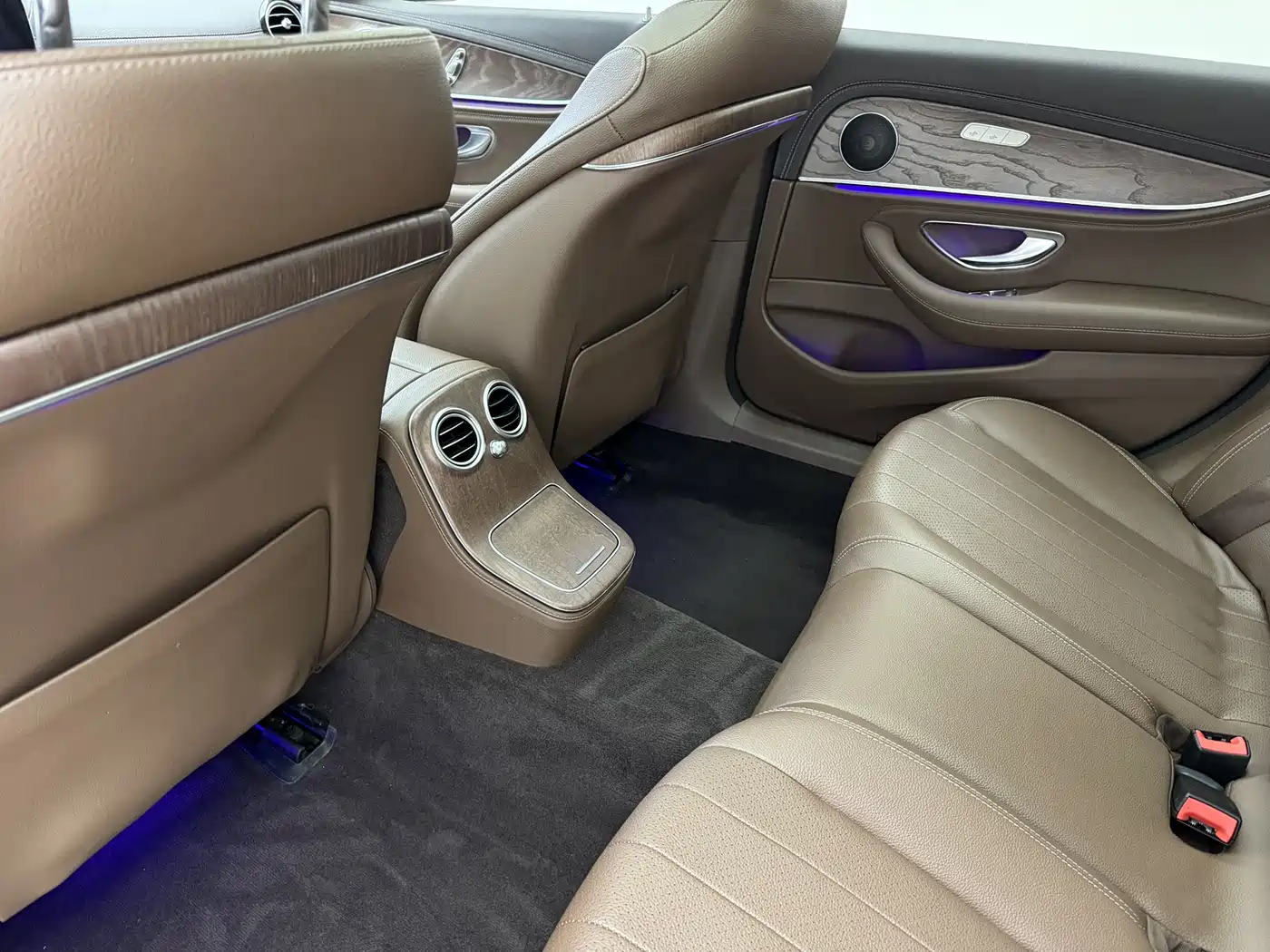 Mercedes-Benz E-Class 2022 Facelift E 260 L фото 12