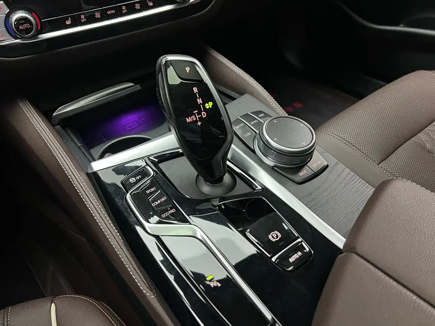 BMW 5 Series 2021 530Li Leading M Sport Package фото 15