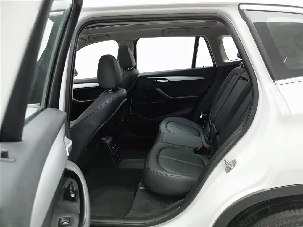 BMW X1 2018 sDrive20Li Leading Model фото 15