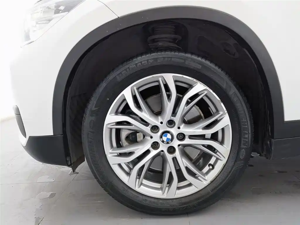 BMW X1 2018 sDrive20Li Leading Model фото 17
