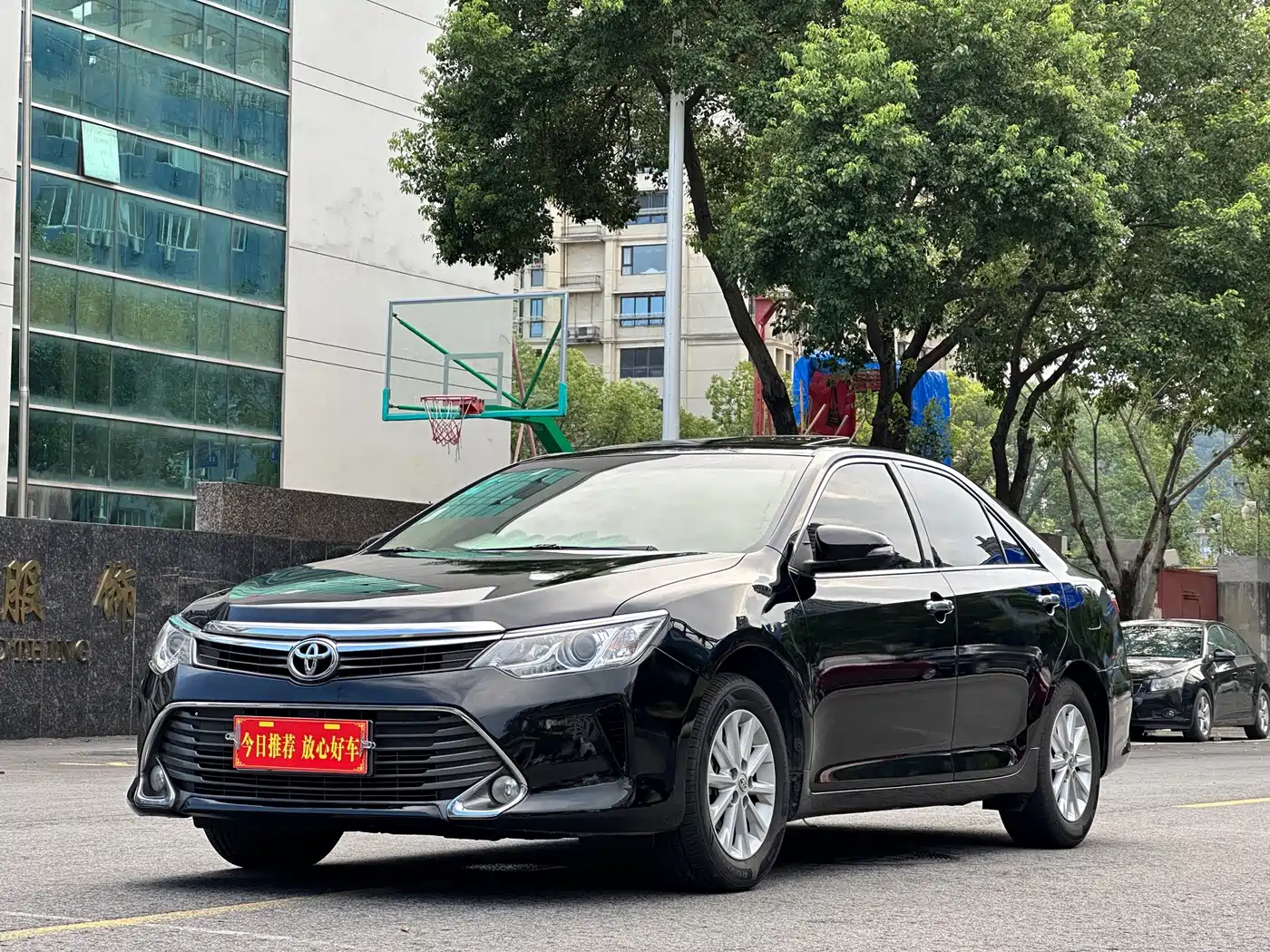 Фото 3 - Toyota Camry
