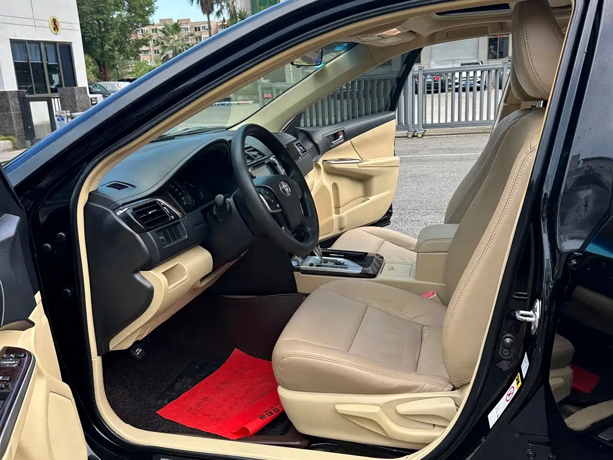 Фото 9 - Toyota Camry