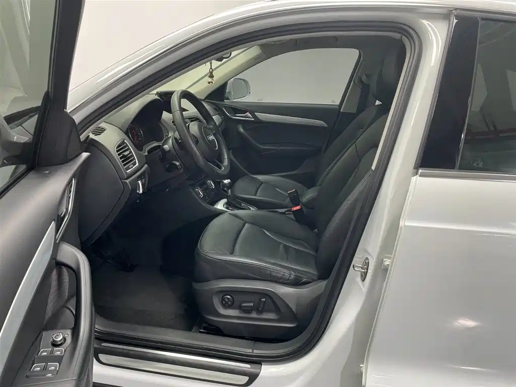 Audi Q3 2013 35 TFSI quattro Comfort фото 18