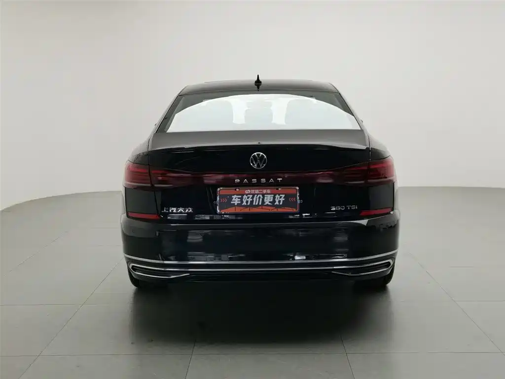 Volkswagen Passat 2023 Facelift 380TSI Luxury Edition фото 4