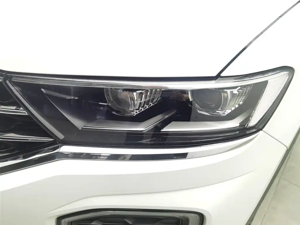 Volkswagen T-ROC 2019 280TSI DSG 2WD Comfort Version China VI фото 7
