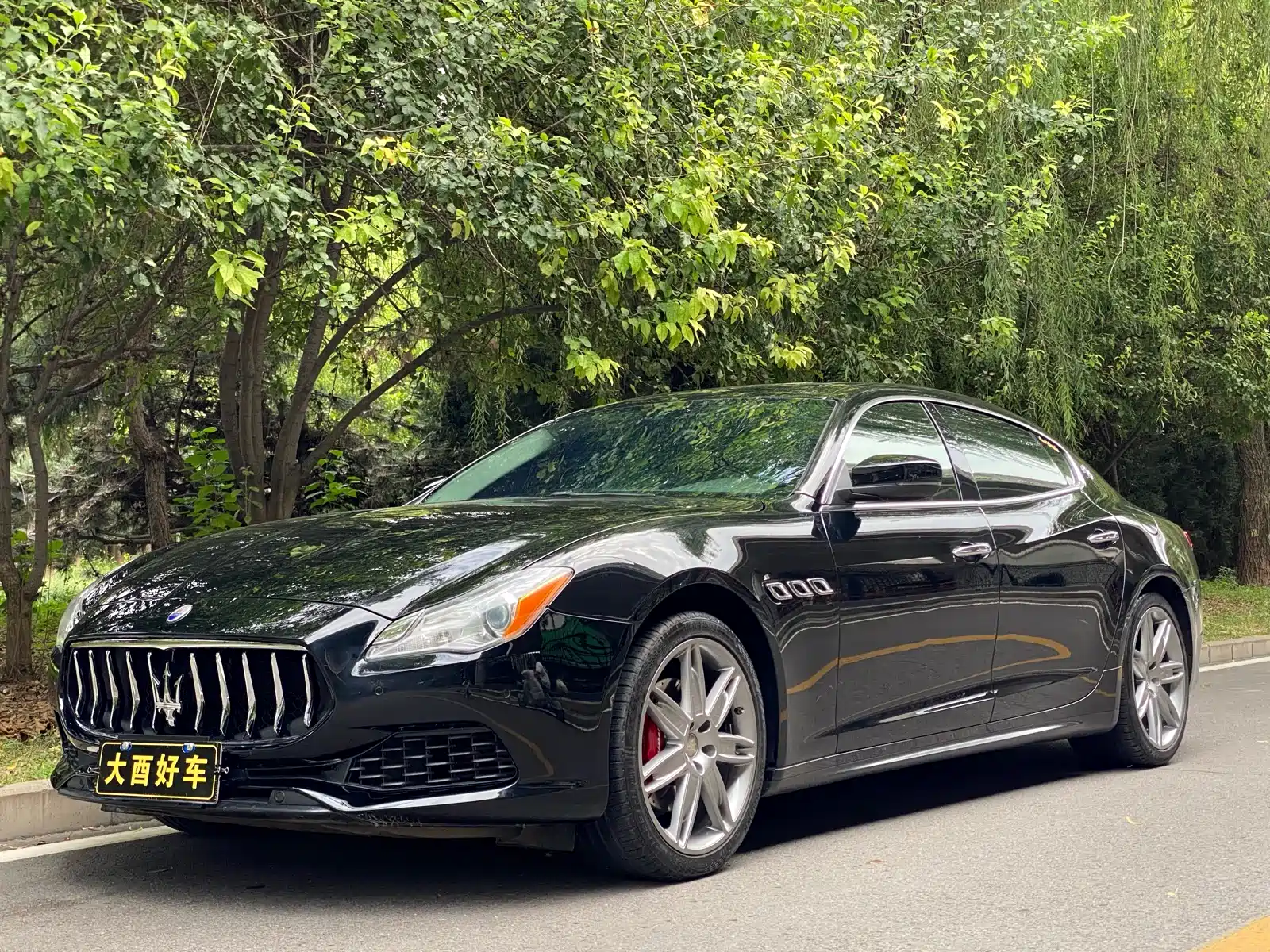 Фото 1 - Maserati Quattroporte