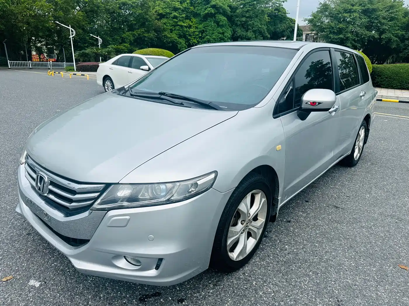 Фото 1 - Honda Odyssey