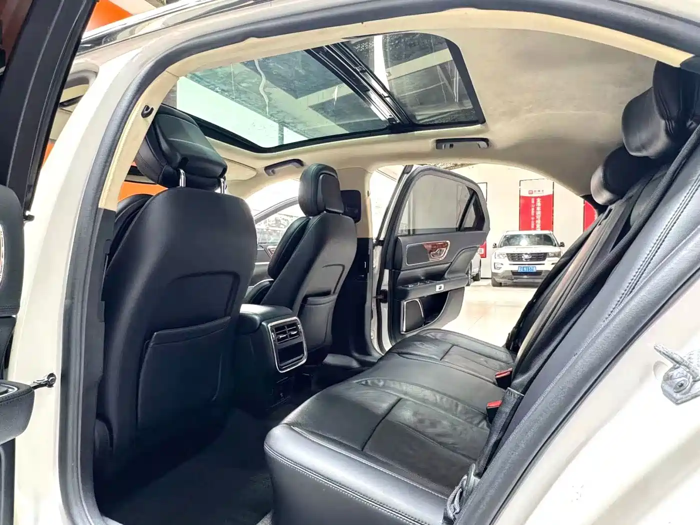 Lincoln Continental 2019 2019 2.0T 2WD Zunya Edition China VI
