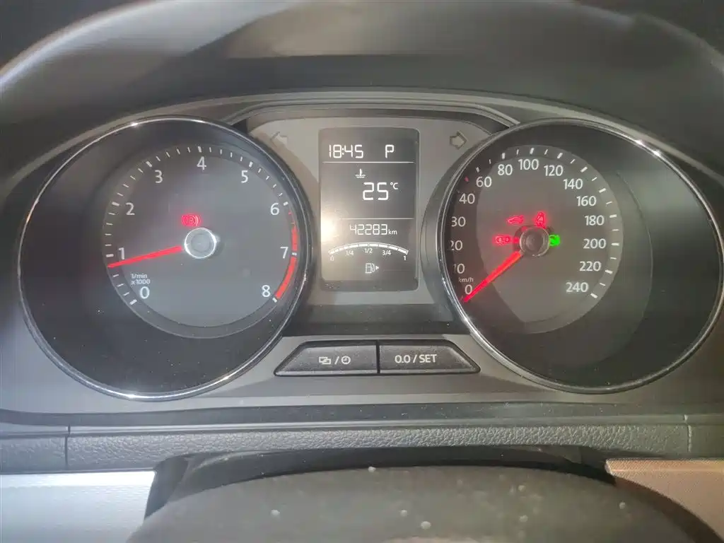Volkswagen Lavida Tour 2017 180TSI DSG Comfort Edition фото 5