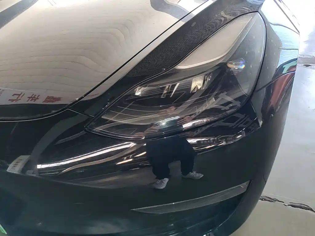 Фото 24 - Tesla Model 3