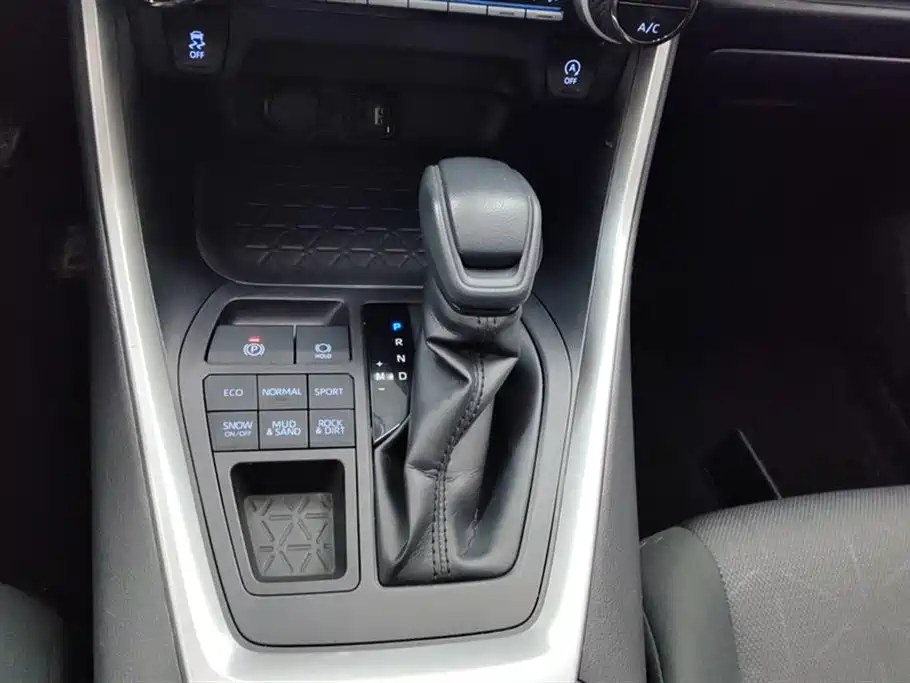 Toyota RAV4 Rongfang 2020 2.0L CVT AWD Trend Edition фото 16
