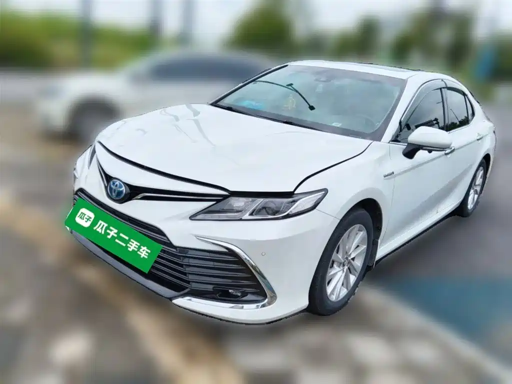 Toyota Camry 2021 Hybrid 2.5HGVP Leading Edition фото 2