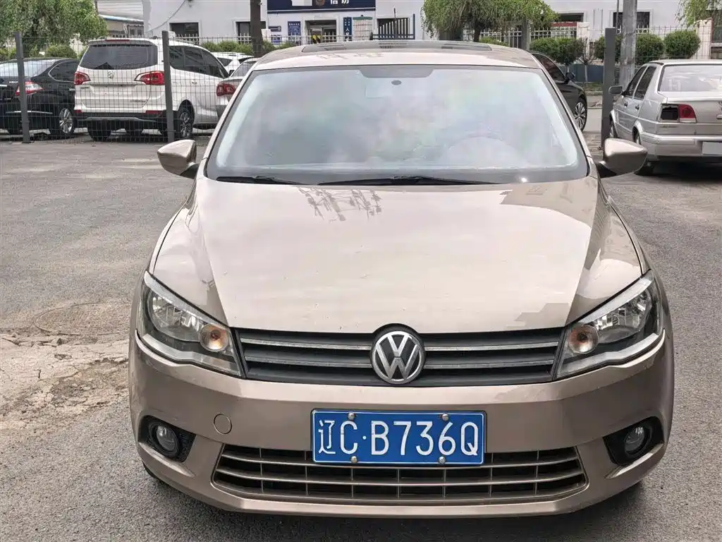 Volkswagen Jetta 2015 1.6L Automatic Luxury фото 2