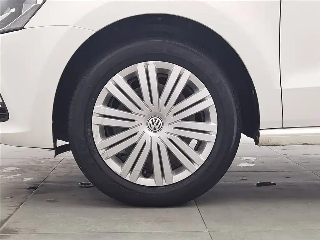 Volkswagen Polo 2016 1.6L Automatic Comfort фото 17