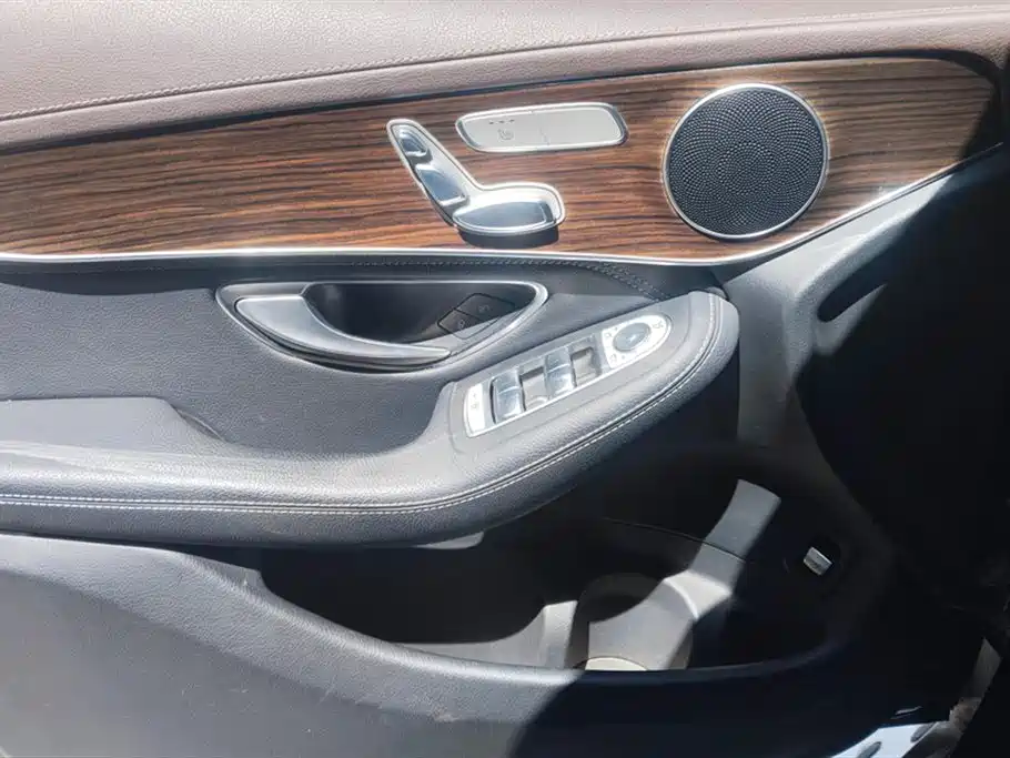 Mercedes-Benz GLC 2018 GLC 260 4MATIC Luxury фото 7
