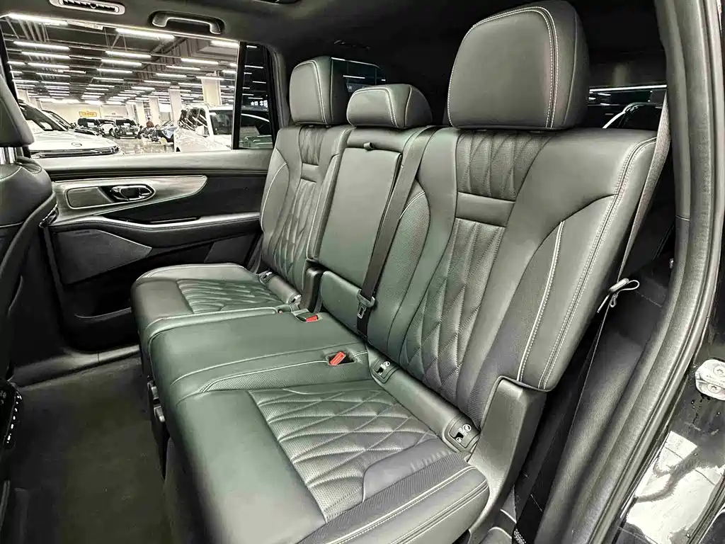 GAC Trumpchi Trumpchi GS8 2022 Hybrid Series 2.0TM 4WD Premium Edition (7-Seater) фото 30