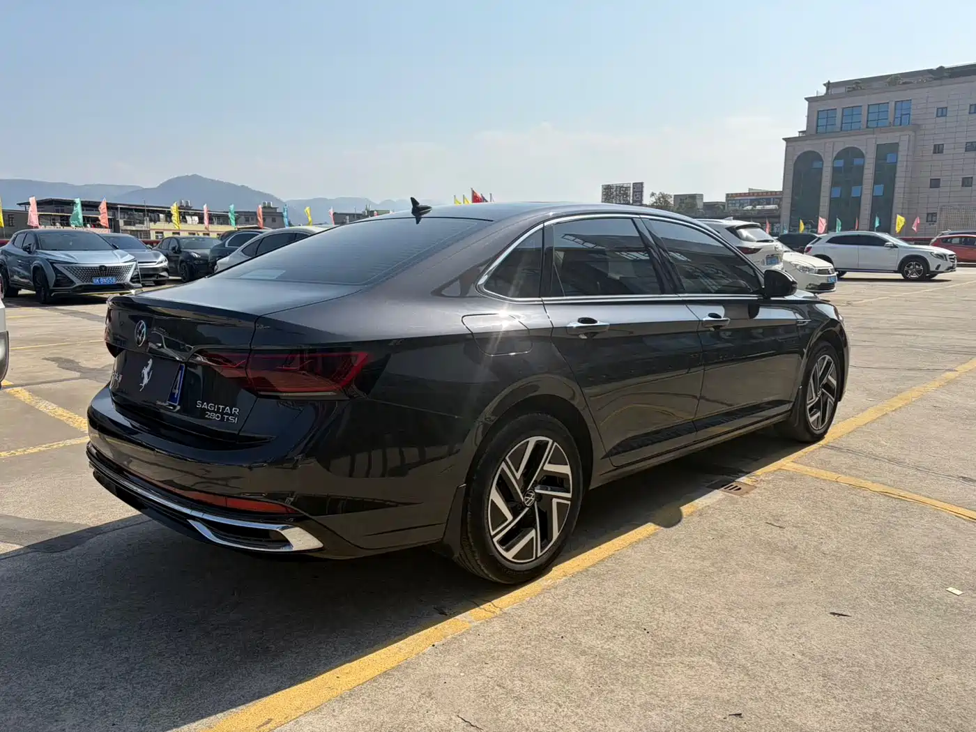 VOLKSWAGEN SAGITAR