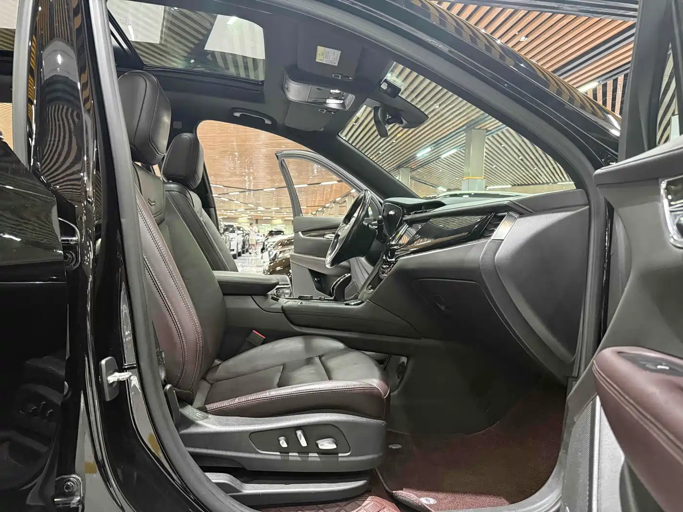 Cadillac XT6 2020 28T 6-Seater Luxury Model фото 14