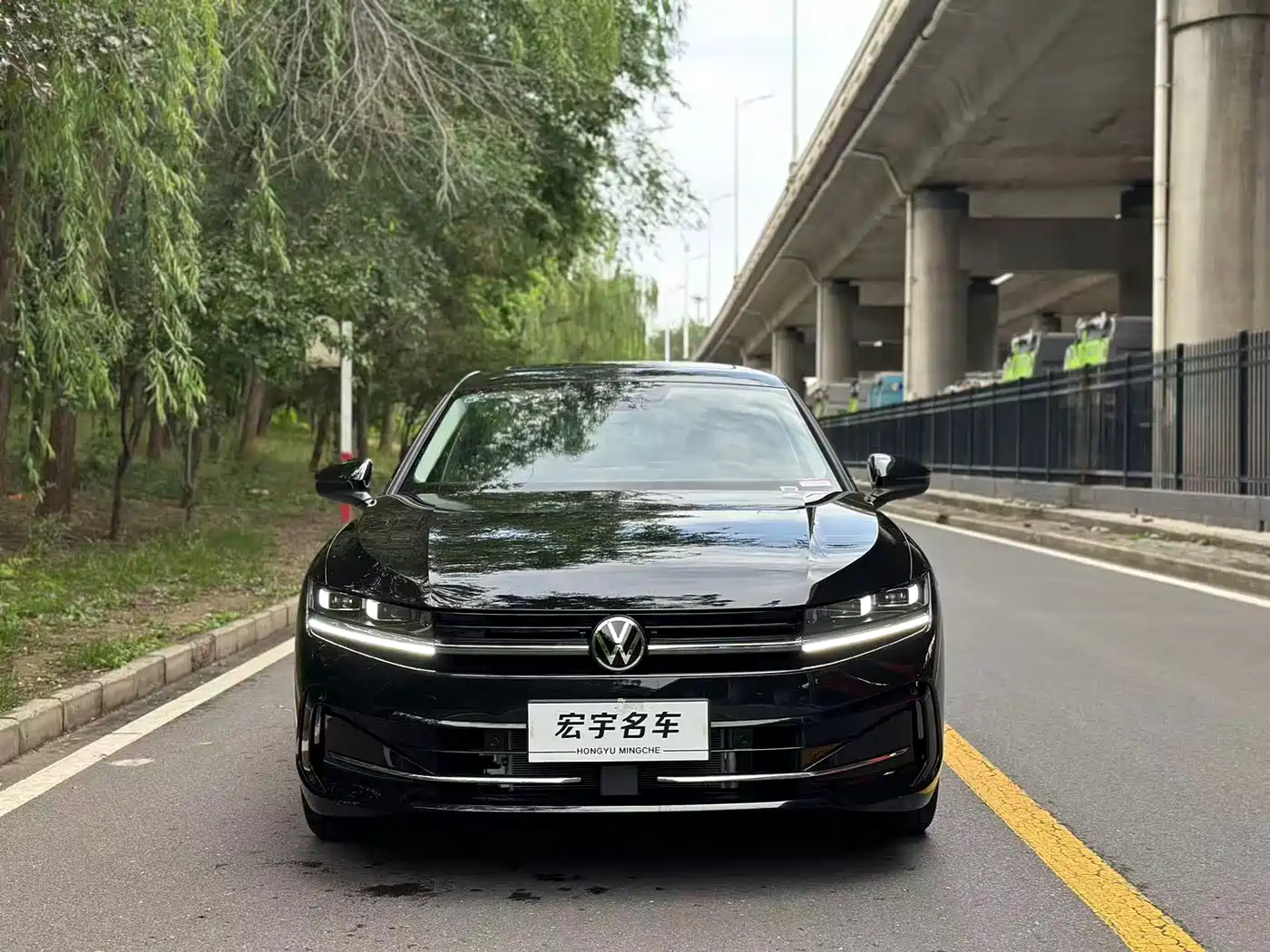 Volkswagen Magotan 2026 Model 380TSI DSG Premium Edition Damai Package фото 2