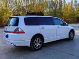Фото 18 - Honda Odyssey