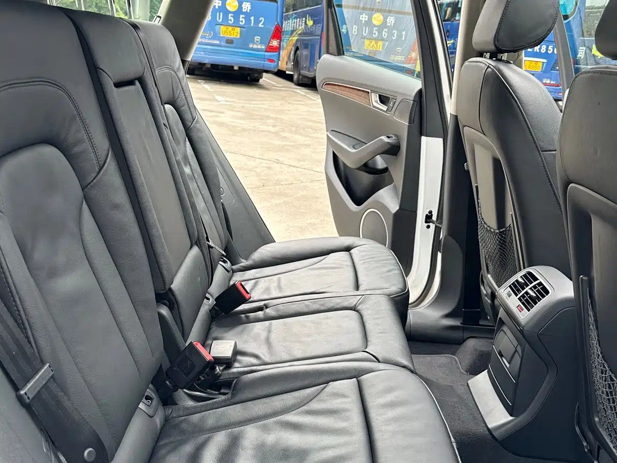 Audi Q5 2012 2.0TFSI Comfort фото 13