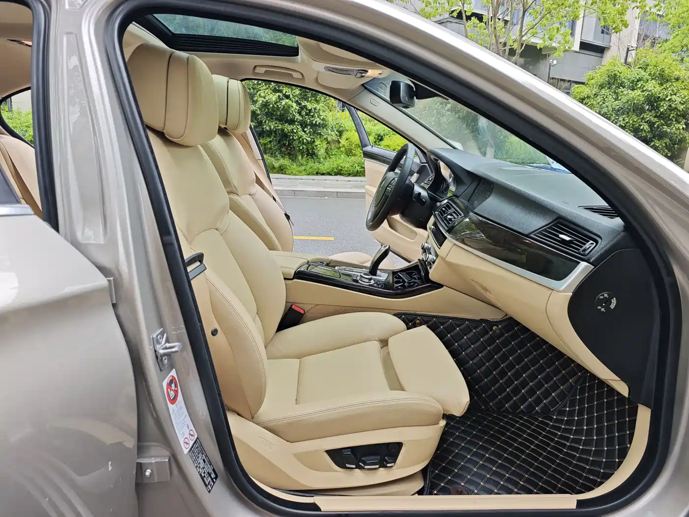 BMW 5 Series (Import) 2012 528i xDrive Luxury Model фото 15