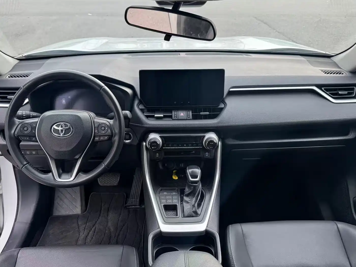 Toyota Wildlander 2023 2.0L CVT AWD Luxury PLUS фото 10