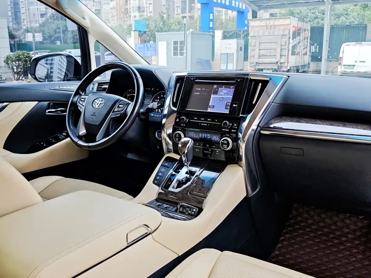 Toyota Alphard 2019 Hybrid 2.5L Premium Edition фото 5