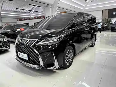 Lexus LM